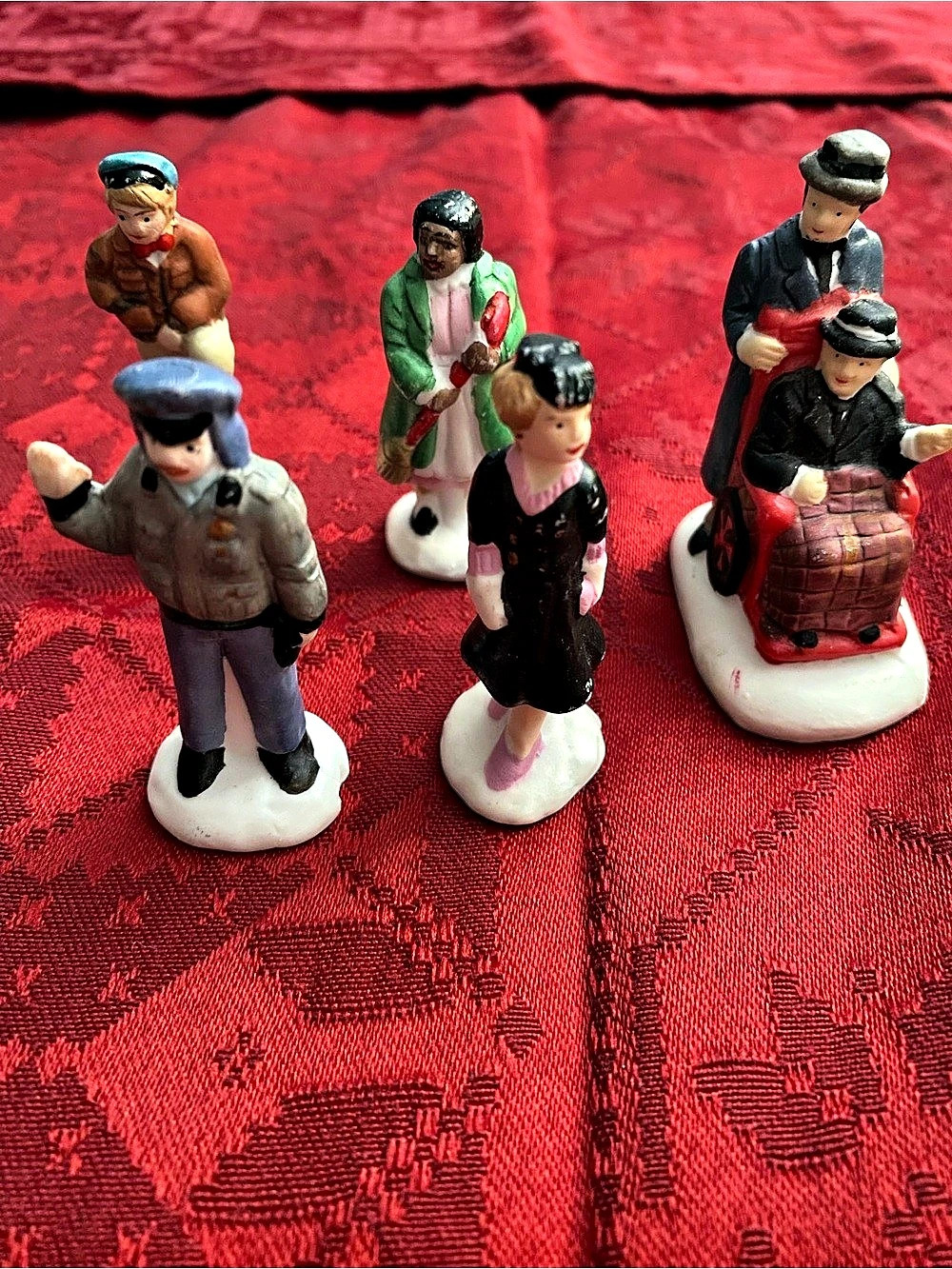 It’s A Wonderful Life Set of 5 Christmas Village Figurines